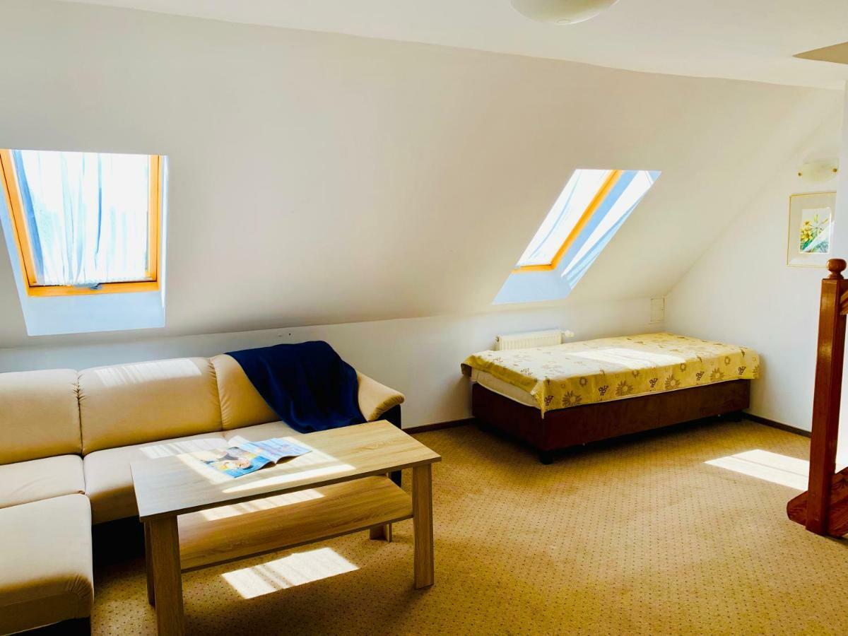 Bed and Breakfast Azalia Устроне-Морське Екстер'єр фото